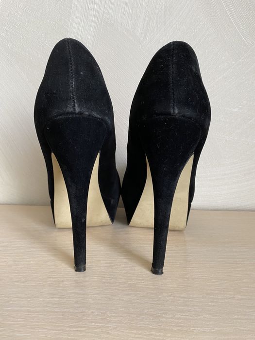 Туфлі чорні замшеві