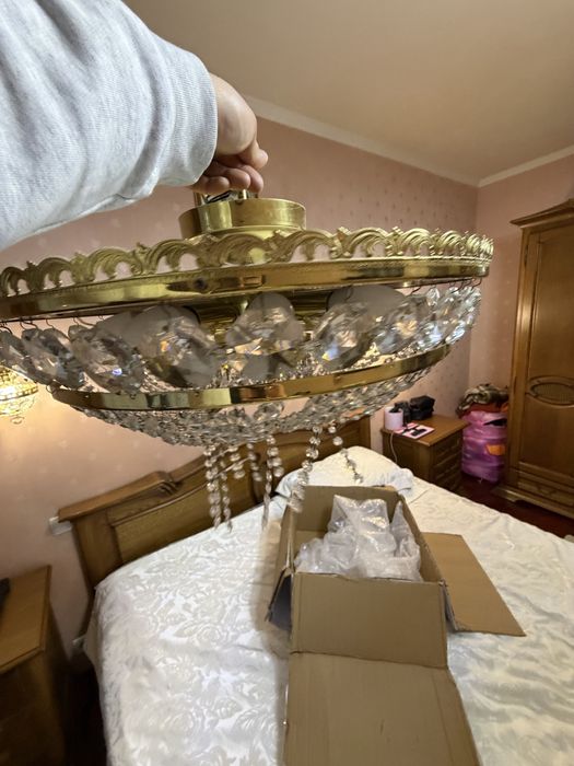 Продам люстры и прикроватные люстры (Чехия)