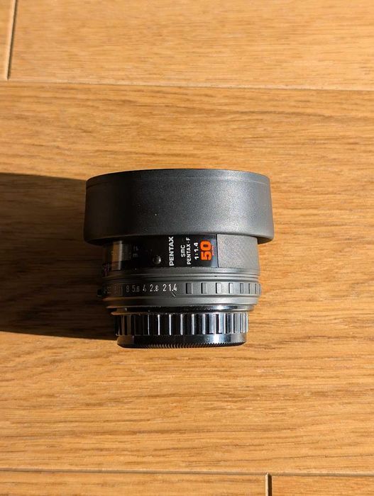 Zestaw PENTAX K-5 + 3 jasne obiektywy + Lampa