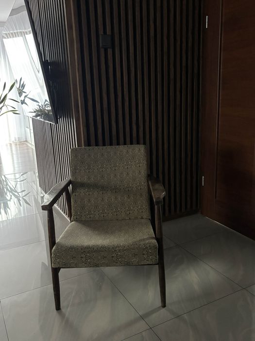 Dwa fotele z epoki PRL