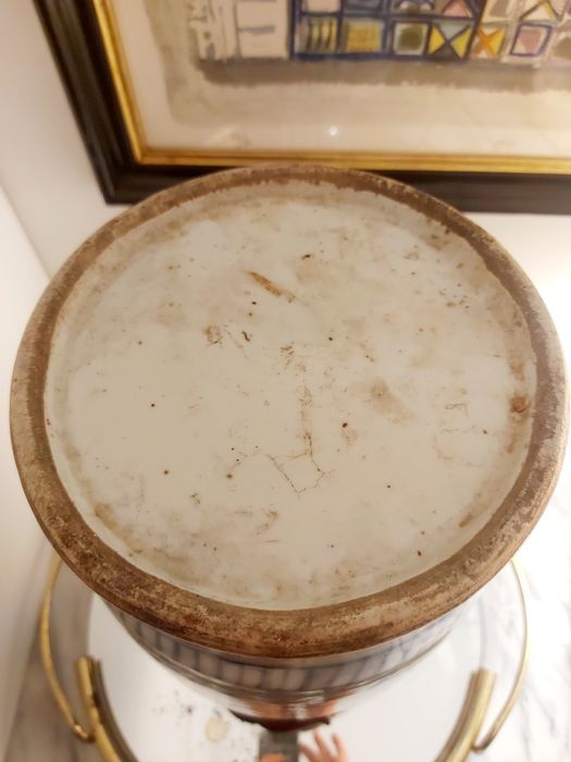 Jarrão azul e branco em porcelana da china do século XIX.