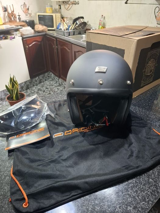 Capacete vintage novo