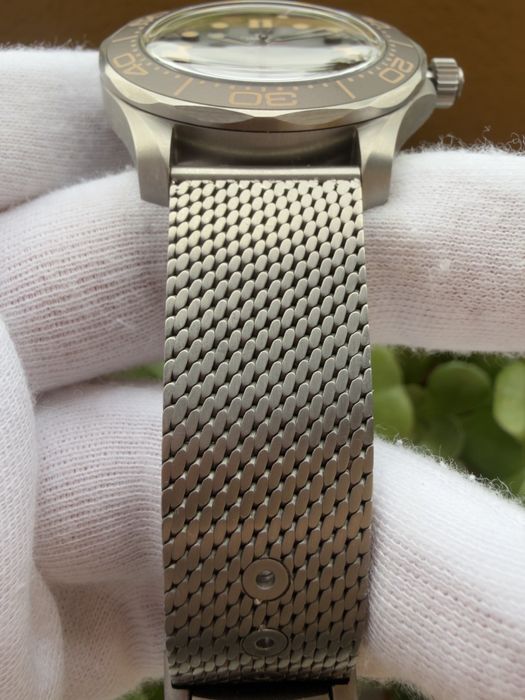 Omega Seamaster 007 Titanium