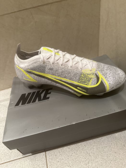 Chuteira nike nova Original