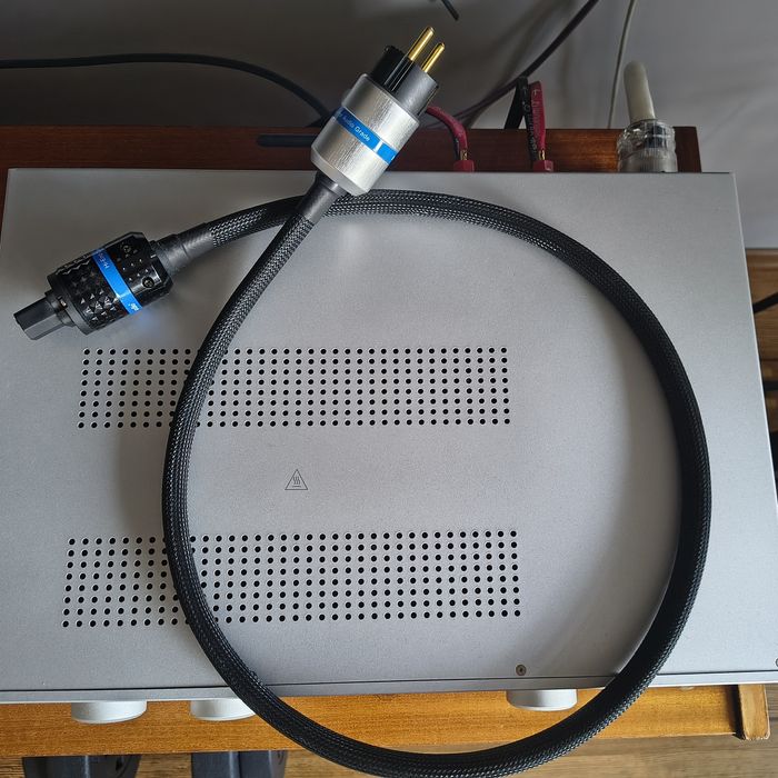 Tara Labs AC Prism Reference kabel