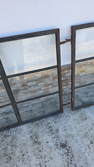 Janelas antigas em ferro