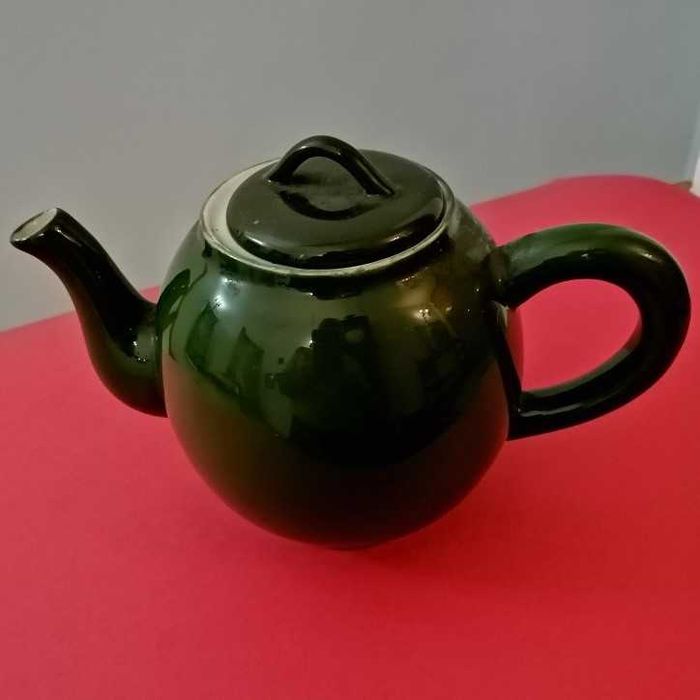 Bule em porcelana Vista Alegre, verde