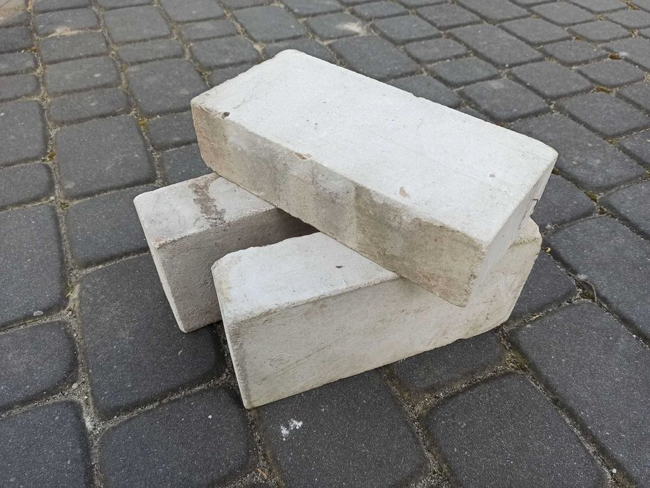 Cegła biała silikatowa