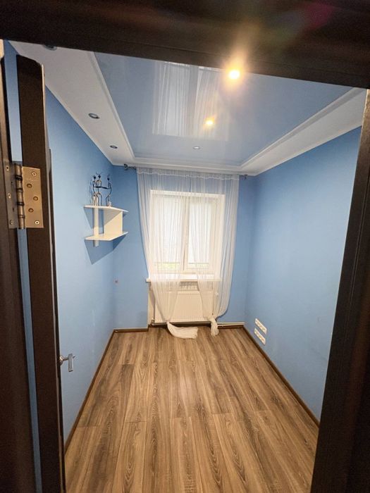 Продам 3 кімнатну квартиру в центрі м.Апостолове