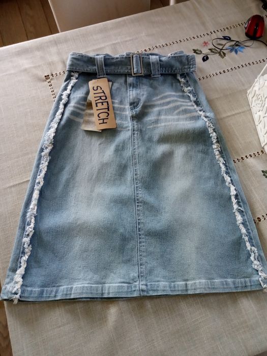 Nowa spódniczka z paskiem rozmiar 34/36
