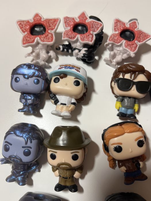 Vendo bonecos de Stranger things do kinder joy