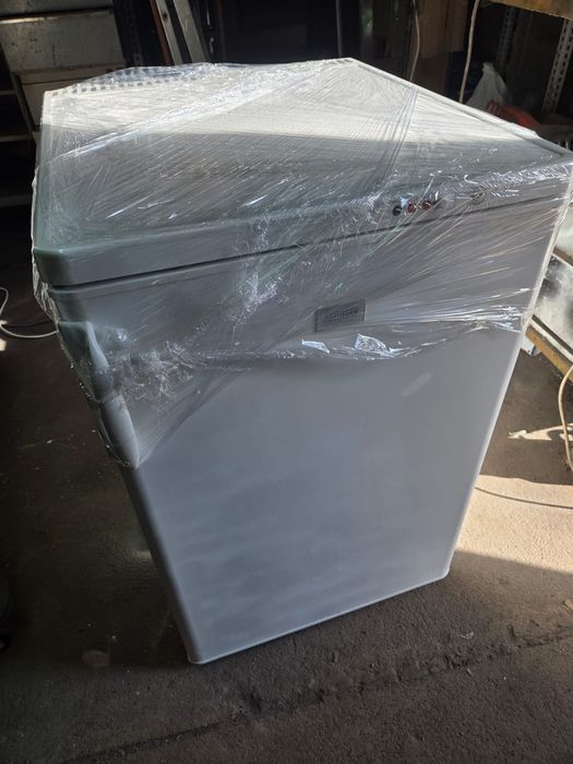 Arca vertical em bom estado