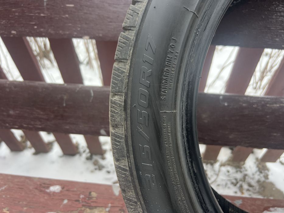Продам зимові шини 215/50 r17