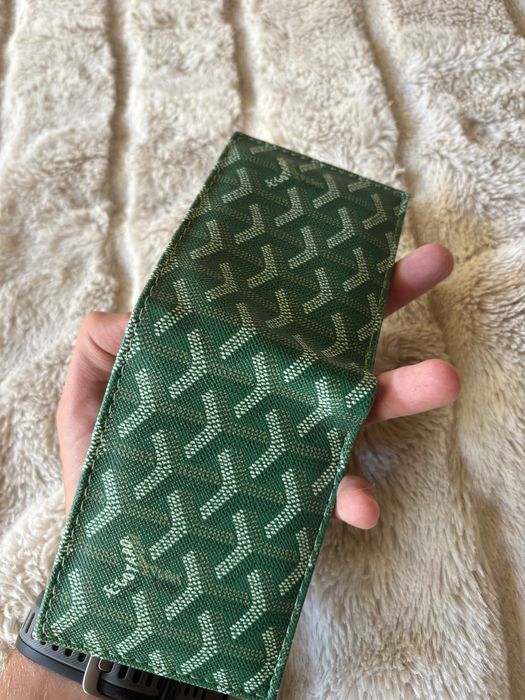 Zielony portfel goyard