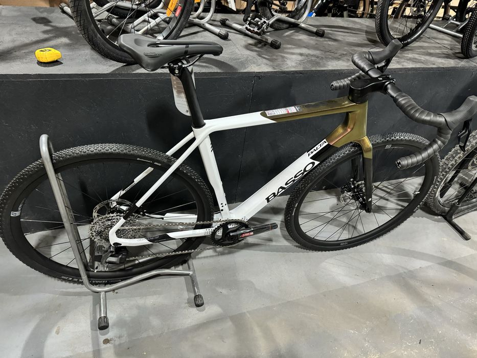 Niesamowity wloski gravel Basso Palta Carbon Rival 20 rat 0 %