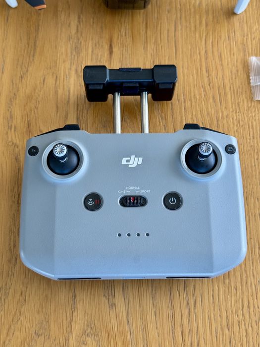 Dron DJI Mini 2, pokrowiec, mały przebieg