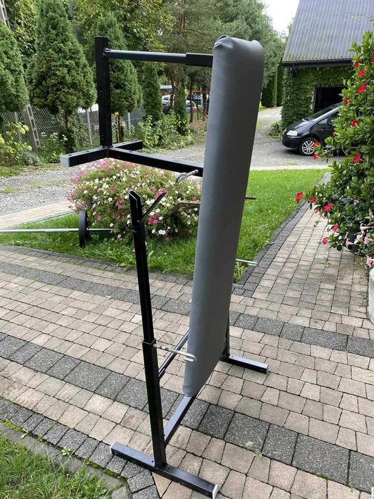 Mocna ławka do wyciskania ze stojakami