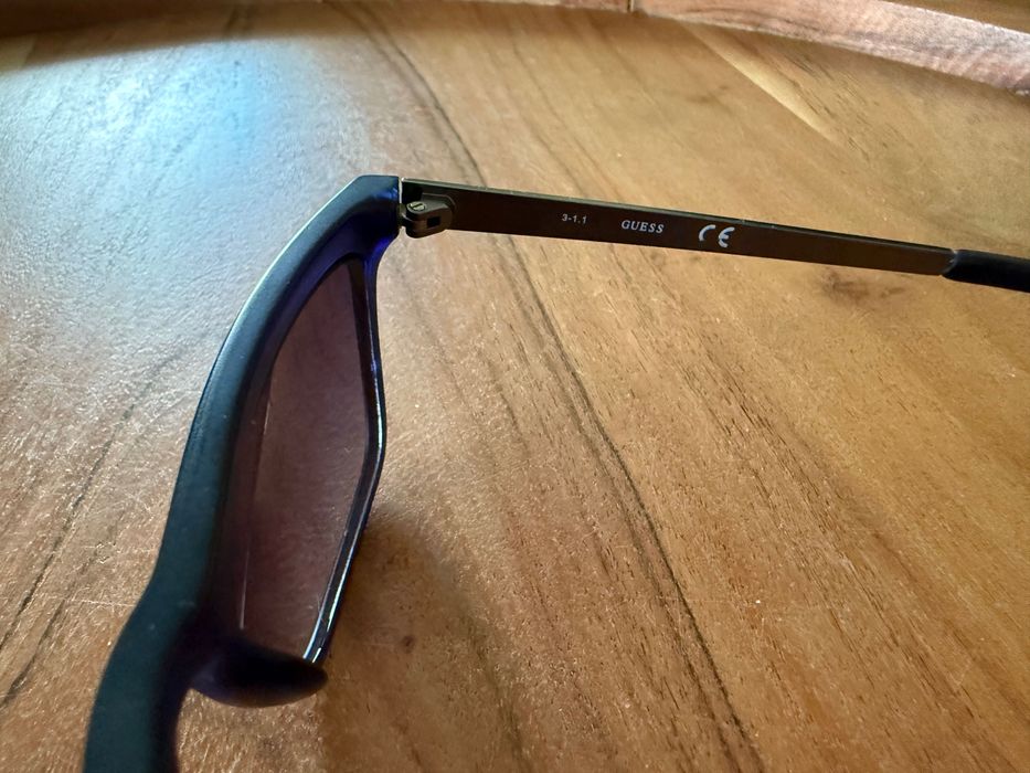 Okulary przeciwsłoneczne Guess