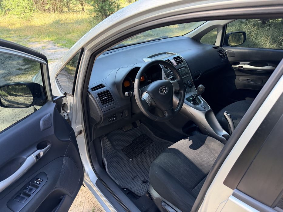 Продам Toyota Auris