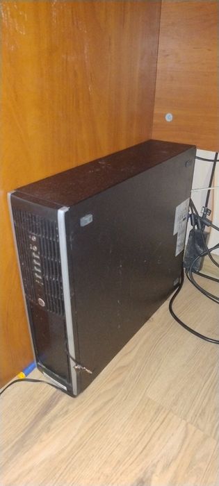 Офисный компьютер с монитором