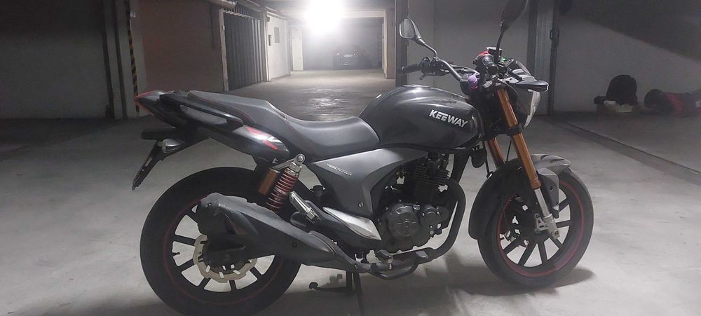 Mota KeeWay 125 com menos de 22.000km