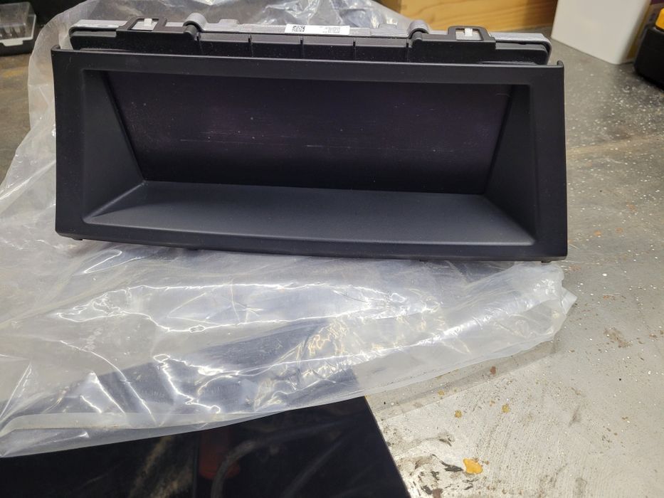 Монитор на Bmw e70