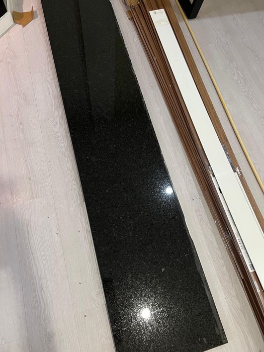 Balcão em Granito Preto Polido – Excelente Estado