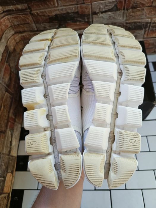 кросівки On-cloud (41р 26 см)