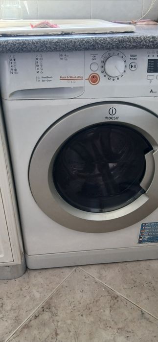 Maquina de lavar e secar a roupa Indesit