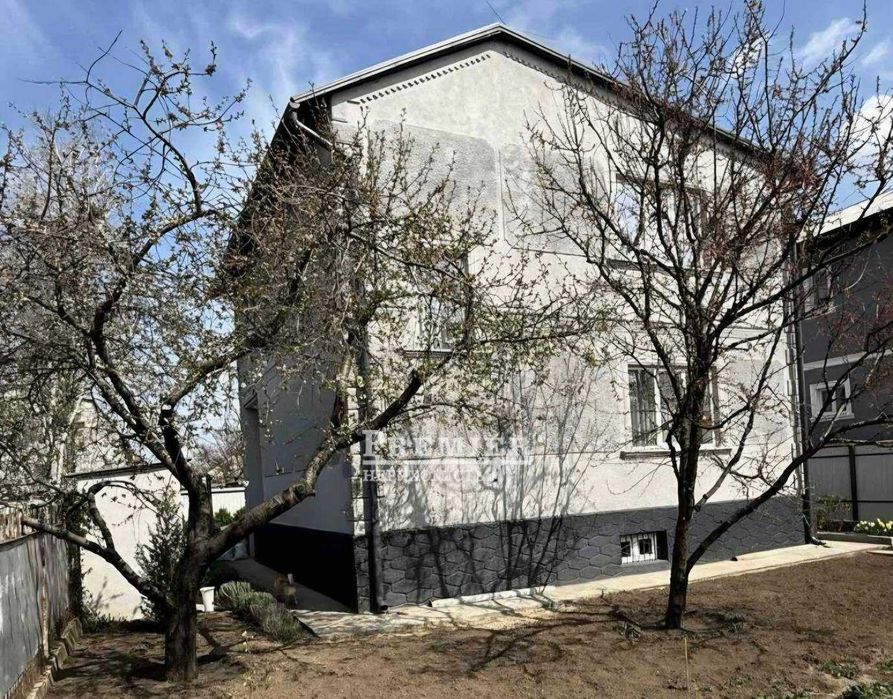 Продам 2-поверховий будинок в Одесі