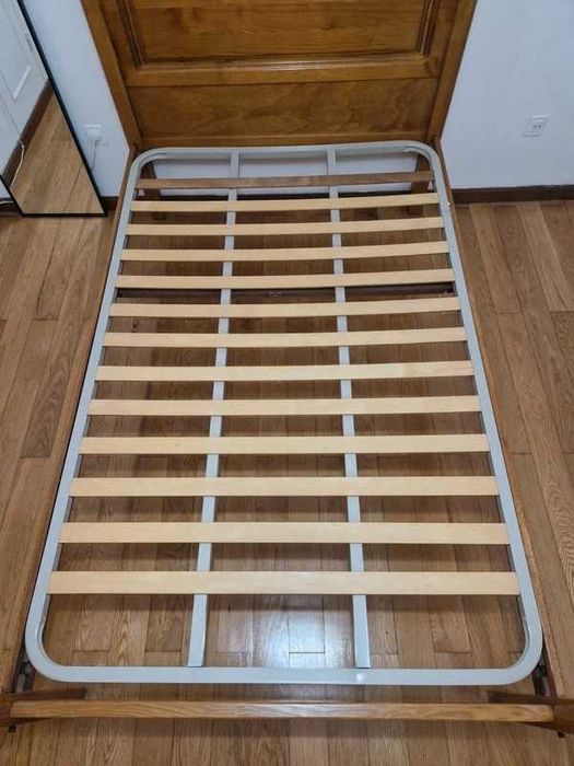 Cama de madeira corpo e meio com estrado