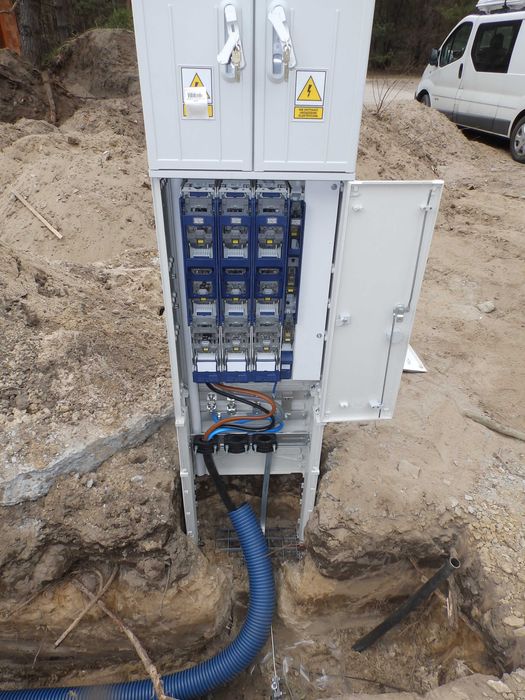 Elektryk , przyłącza , prowizorki budowlane , Usługi elektryczne