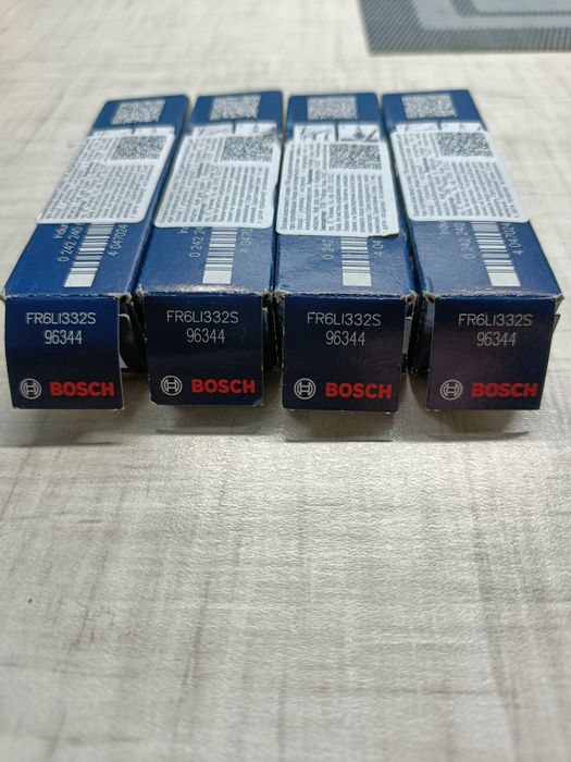Свечи зажигания Bosch Platinum Iridium  FR6LI332S   96344
