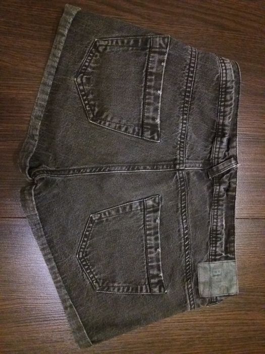 Spodenki firmy bershka 38