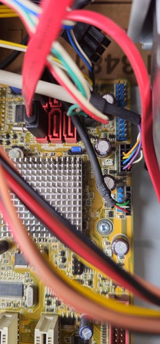 Retro komputer Intel Core2Quad Q9400 2GB 500GB DVD integra