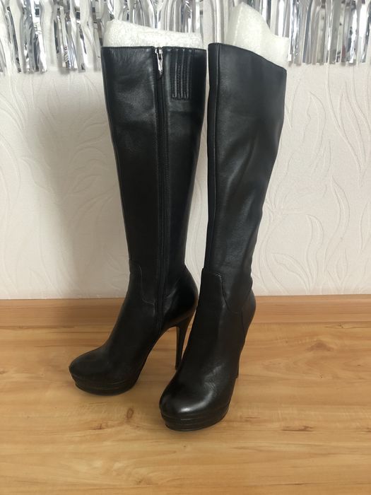 Жіночі чоботи на підборах та платформі, чорні ботфорти натур шкіра