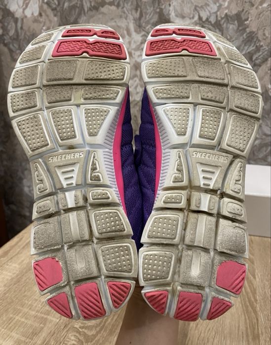 Skechers р.38 -39 кросівки кроси кроссовки