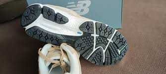 (r. 43- 28 cm) New Balance 2002R Incense Sepia Bone M2002REF nike