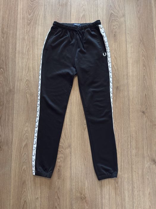 Штани Fred Perry