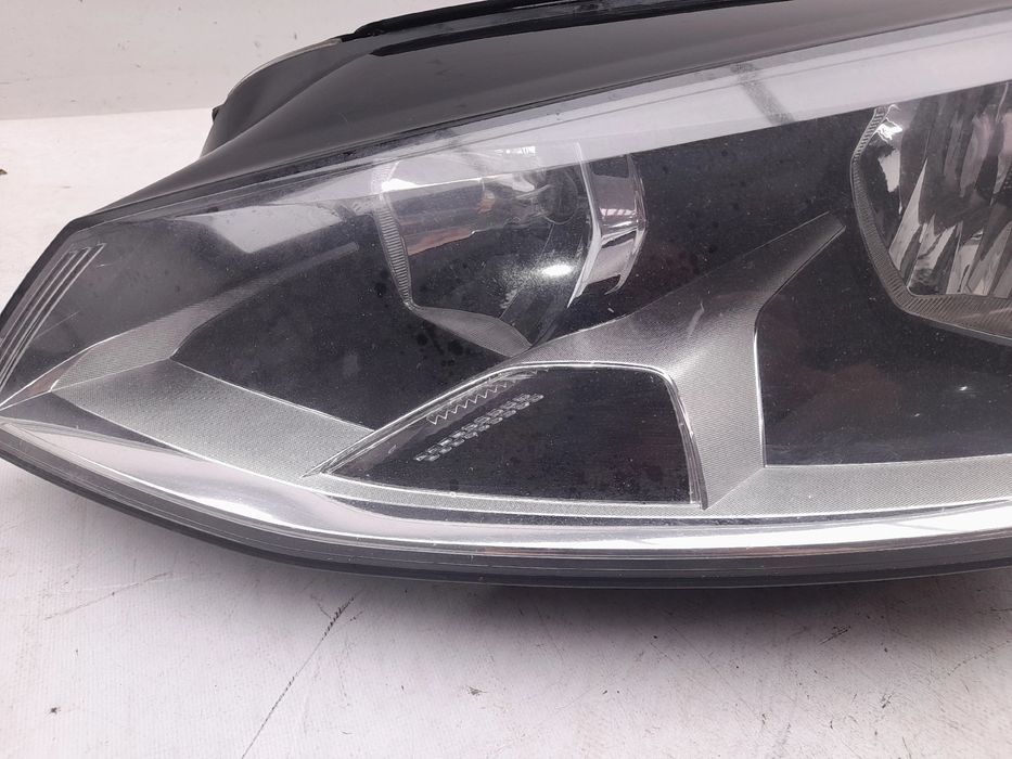 Ótica / farol esquerda VOLKSWAGEN Golf VII (5G1, BQ1, BE1, BE2)
