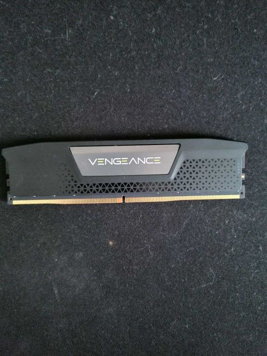 Оперативна пам'ять Corsair DDR5 5200 MHz Vengeance 48 GB (1 плашка)