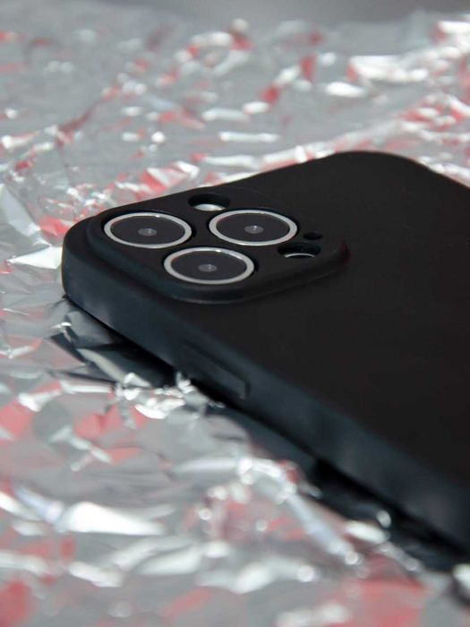 Класичний чорний силіконовий чохол з захистом камери iPhone 13 Pro Max