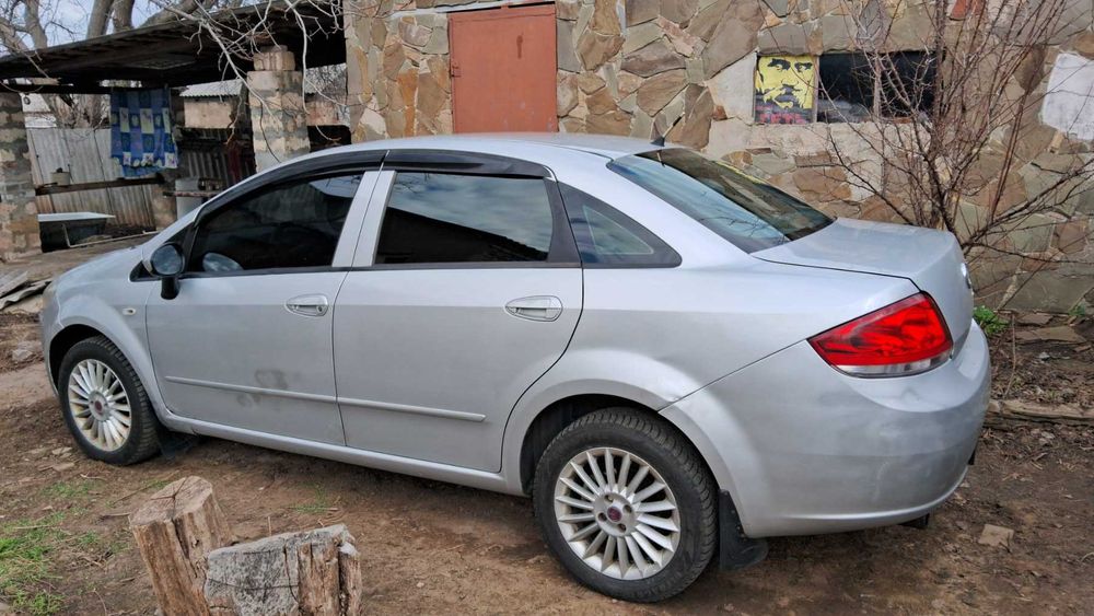 автомобиль fiat linea 1.4 t-jet