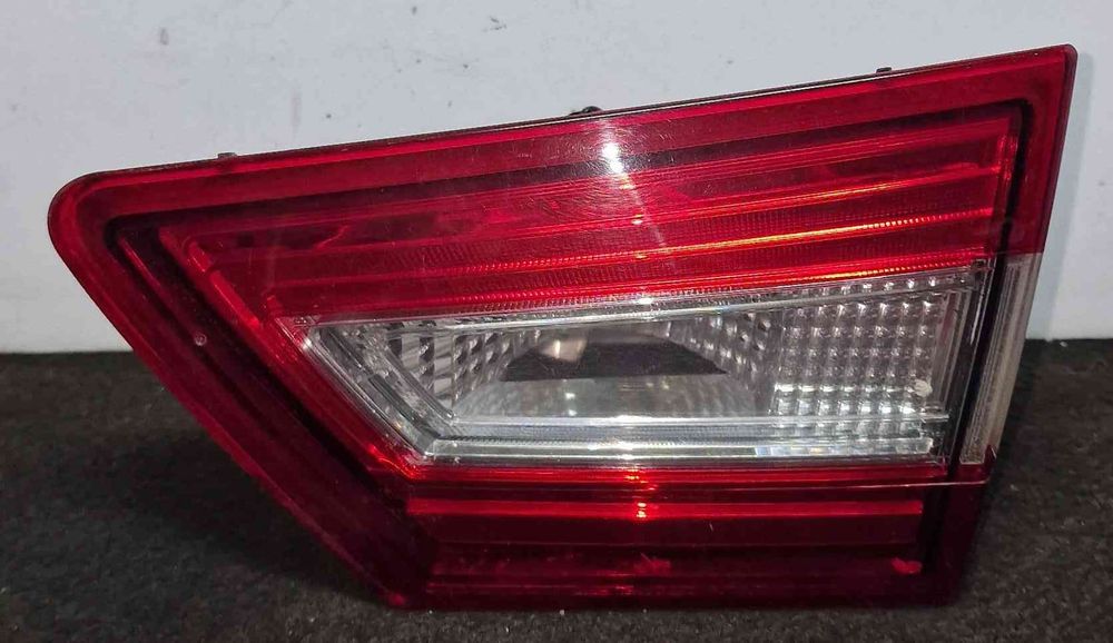 Farolim da Mala Direito - RENAULT CLIO IV