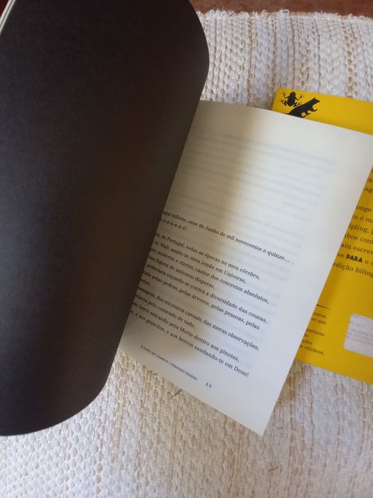 Três livros amarelos editora Guerra e Paz Pessoa Whitman Twain Kipling