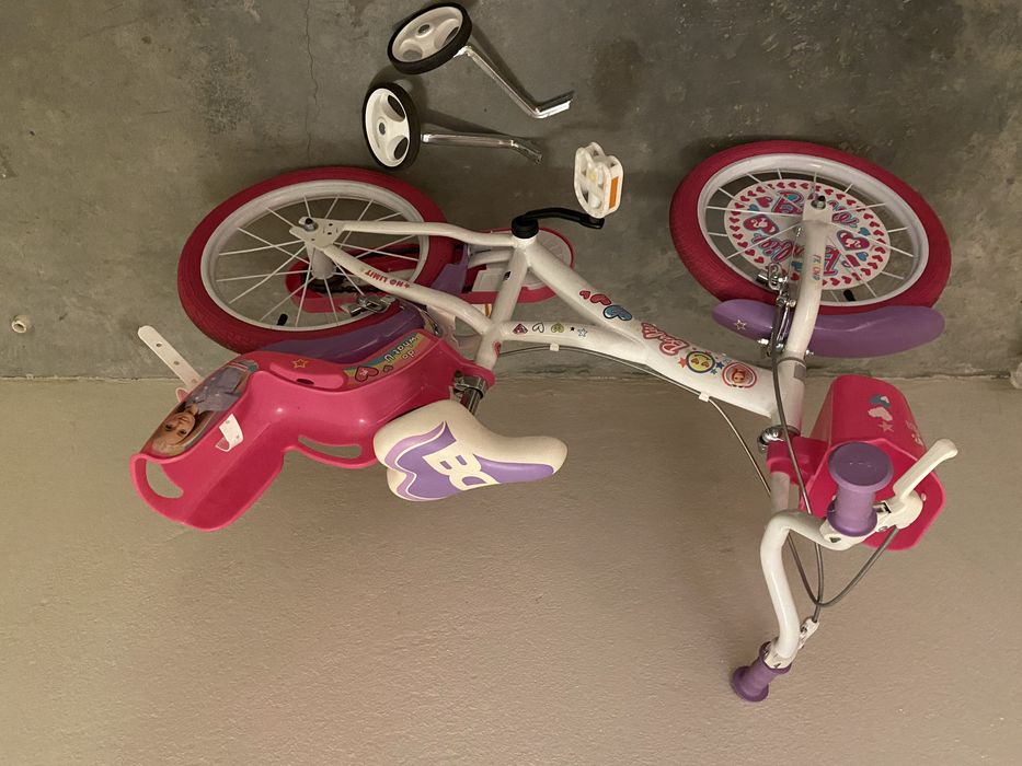 Bicicleta de menina da barbie como nova