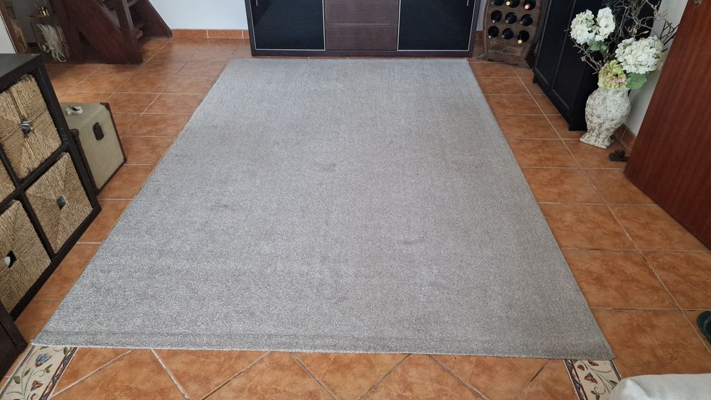 Tapete cinza/ beje mesclado 2:3m