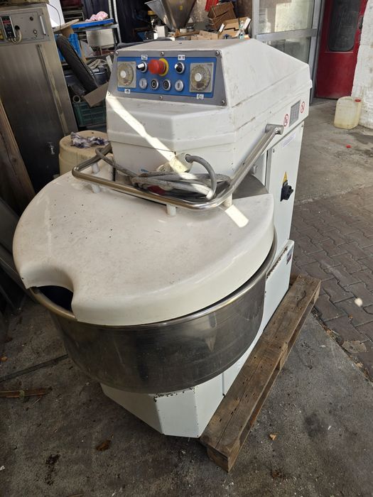 Mieszalka do ciasta 130 kg ciasta 2 prędkości