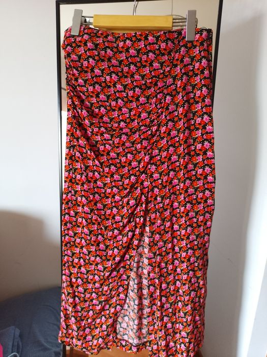Saia comprida flores Zara