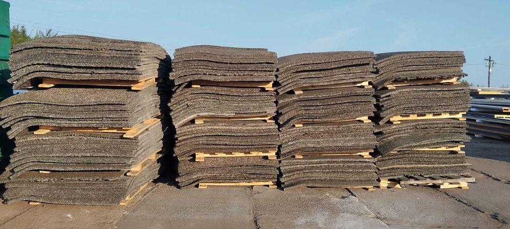 pod ścieżkę, boisko-  mata podkładowa, wodoprzepuszczalna- gruba, 3cm